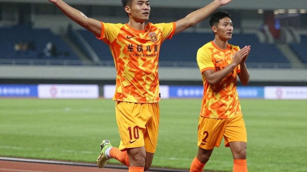 Chuyển nhượng V.League: hóa đơn thật nằm ở phí lót tay, không nằm ở giá trị thương vụ