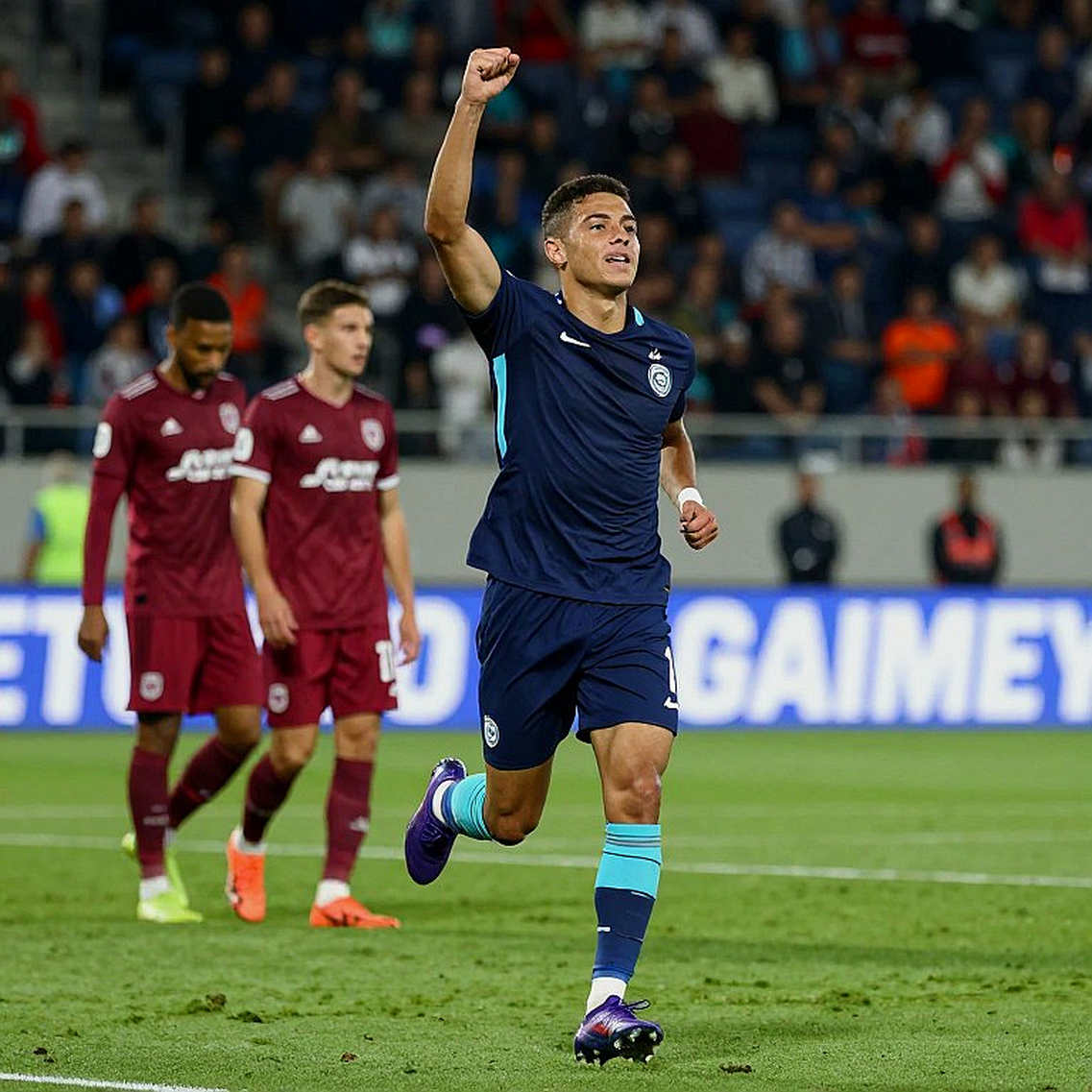 Golden Generation of Vietnamese Football: When the Cong Phuong - Tuan Anh Generation Opens Doors to Europe Golden Generation of Vietnamese Football: When the Cong Phuong - Tuan Anh Generation Opens Doors to Europe