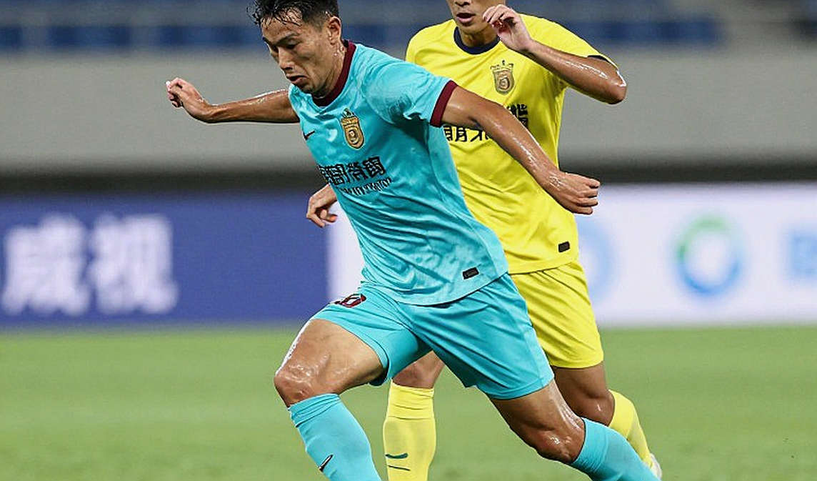 Chiếc áo đen ở Nagoya và hai đường bóng dài: Việt Nam U23 thắng Philippines U23 2-0