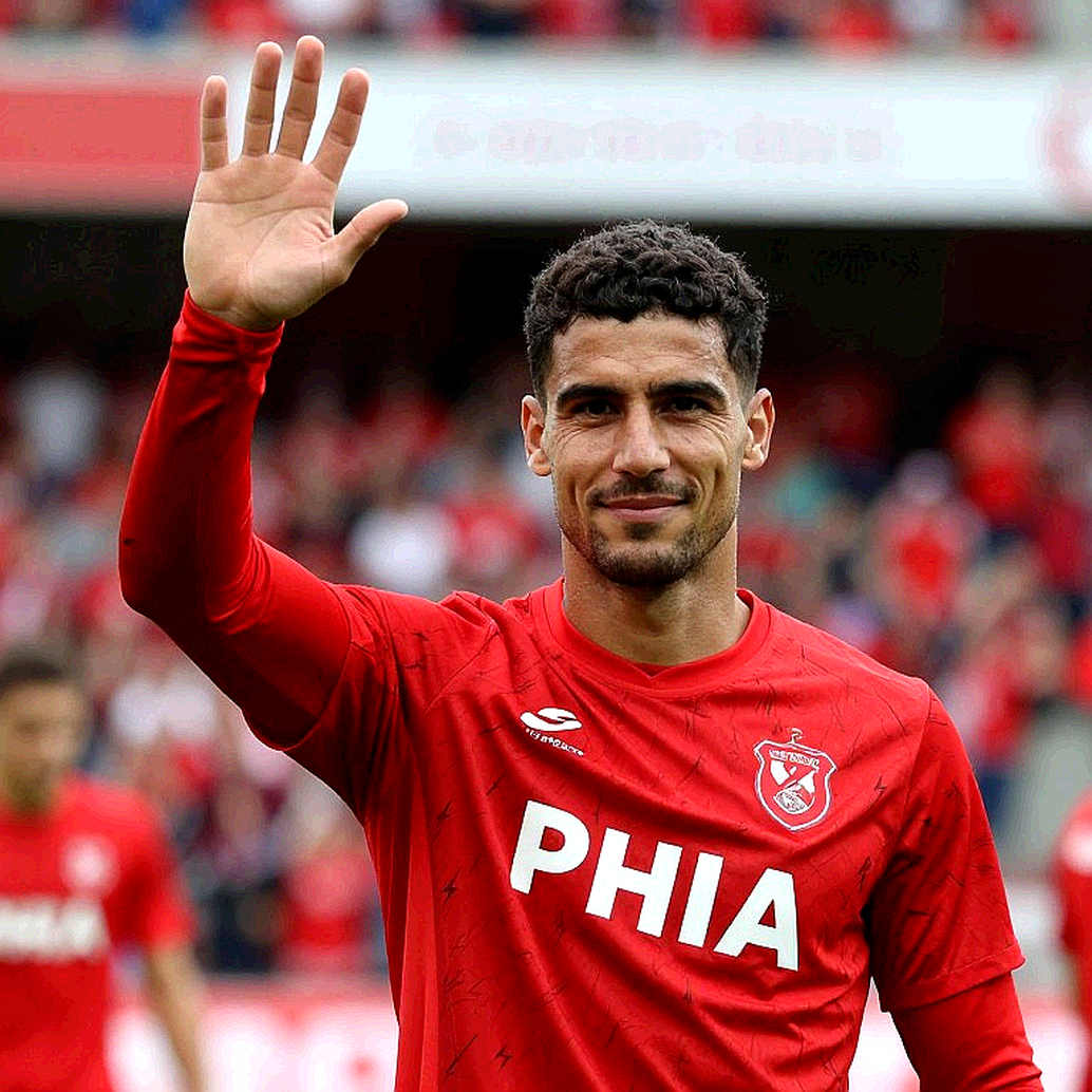Kiểm Soát Mà Không Xuyên Phá: Nghịch Lý Man United Trong Trận Hòa Tottenham Mười Người