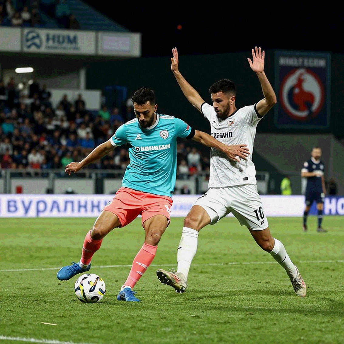 Fenerbahçe và buổi tập kép: Nhịp điệu ẩn sau bài rondo 5v2